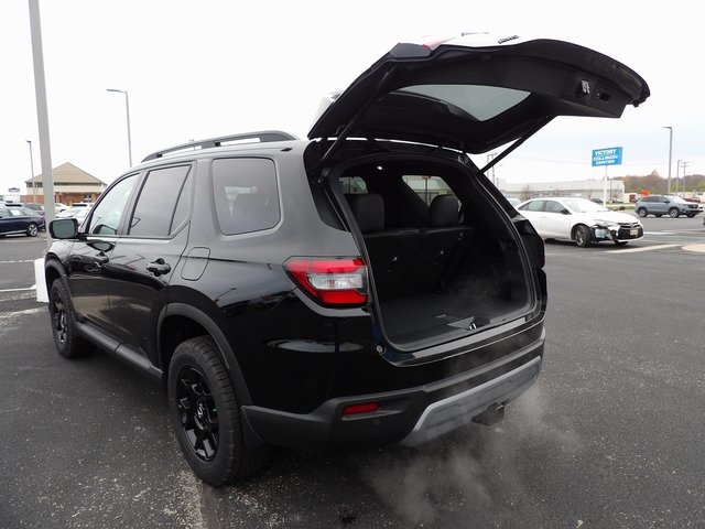 2025 Honda Pilot TrailSport photo 8