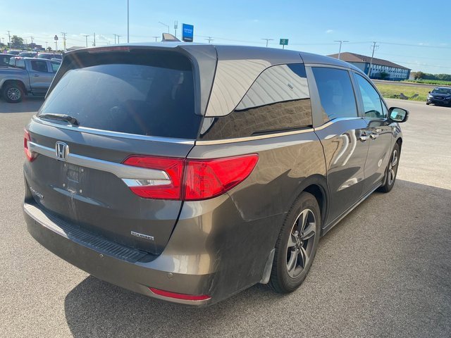 2019 Honda Odyssey Touring photo 3