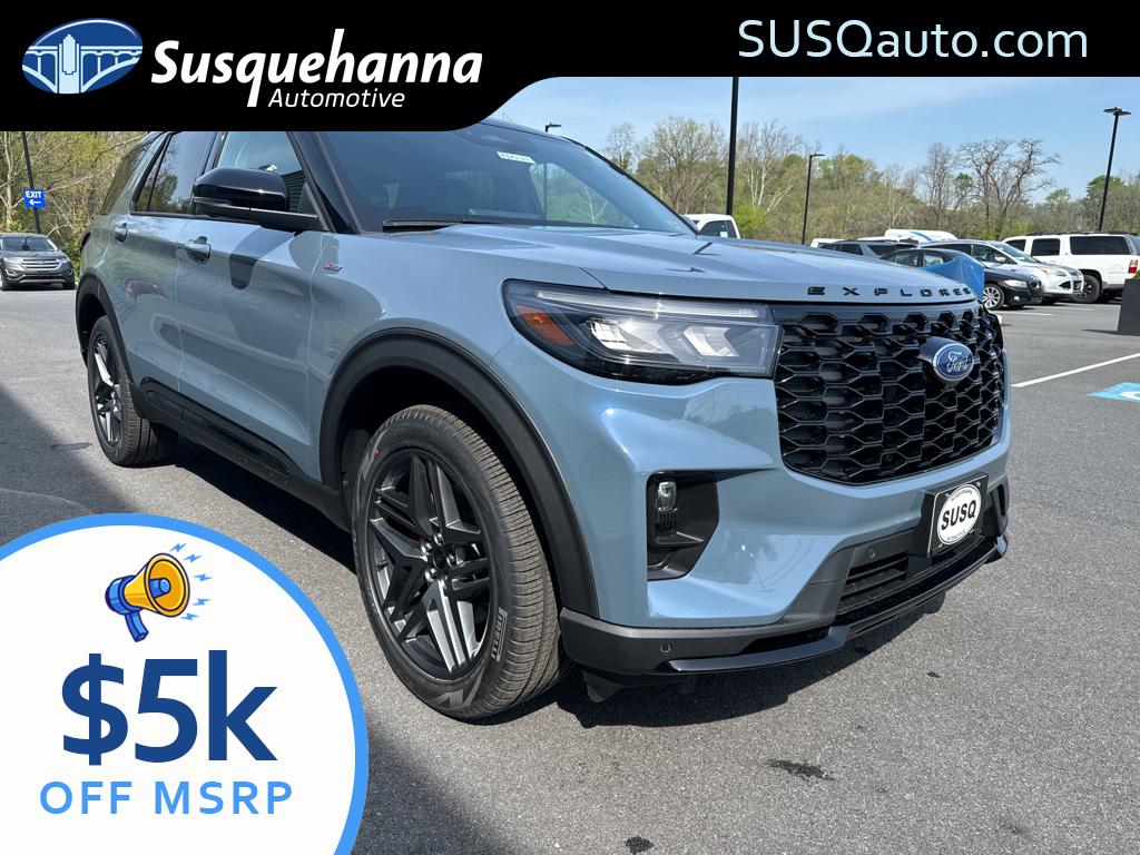 2025 Ford Explorer ST-LINE's photo