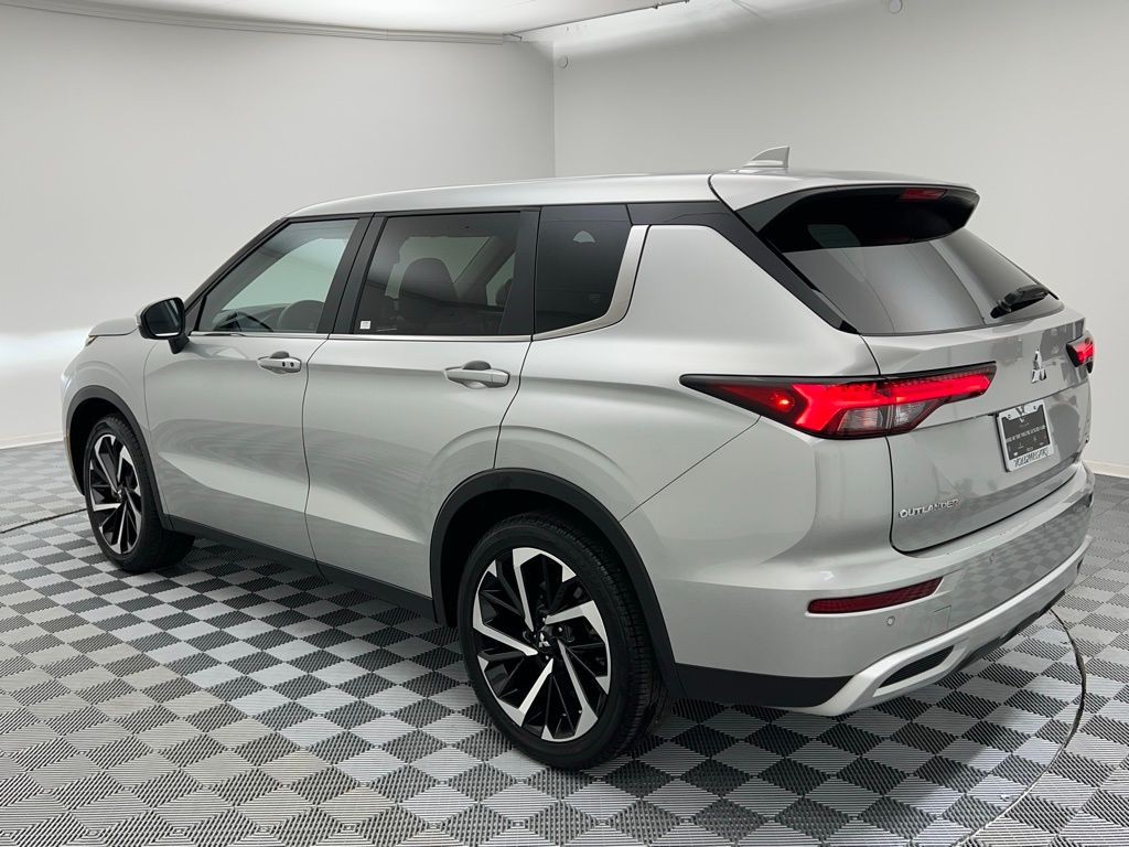 2024 Mitsubishi Outlander SE S-AWC photo 7