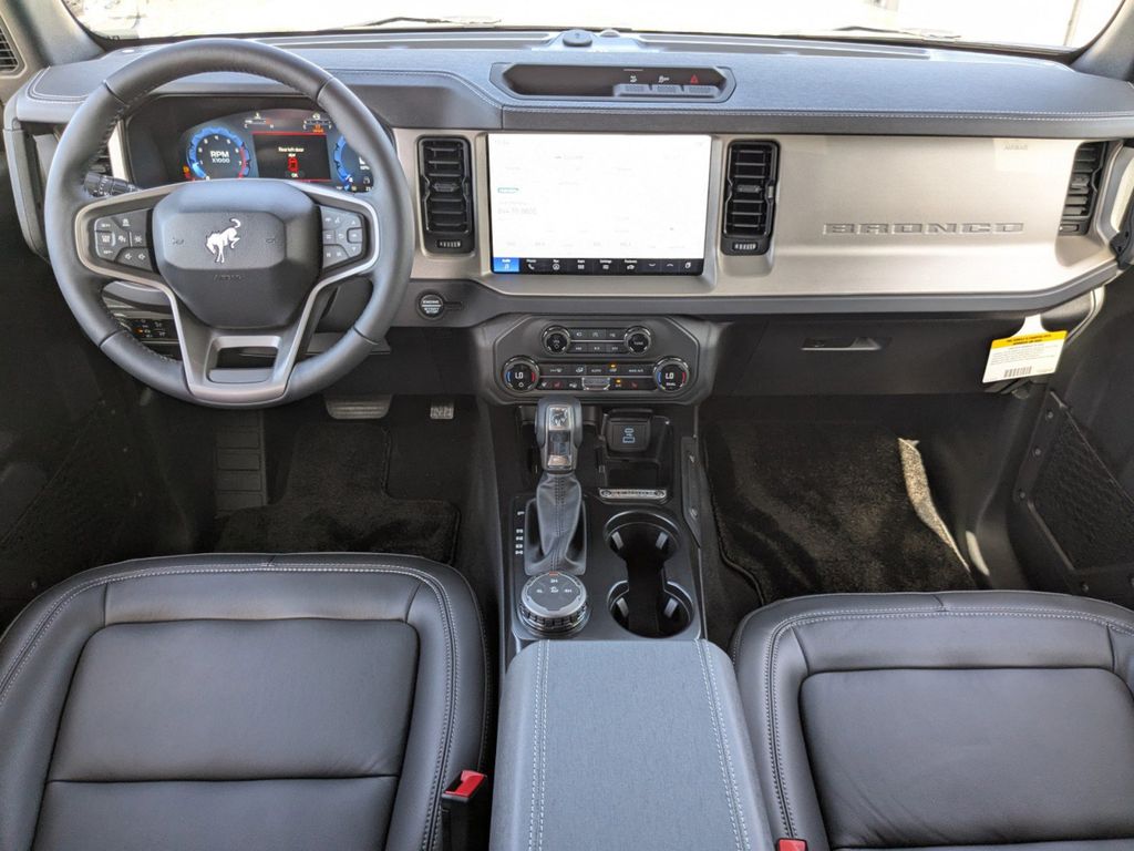2025 Ford Bronco Outer Banks photo 15