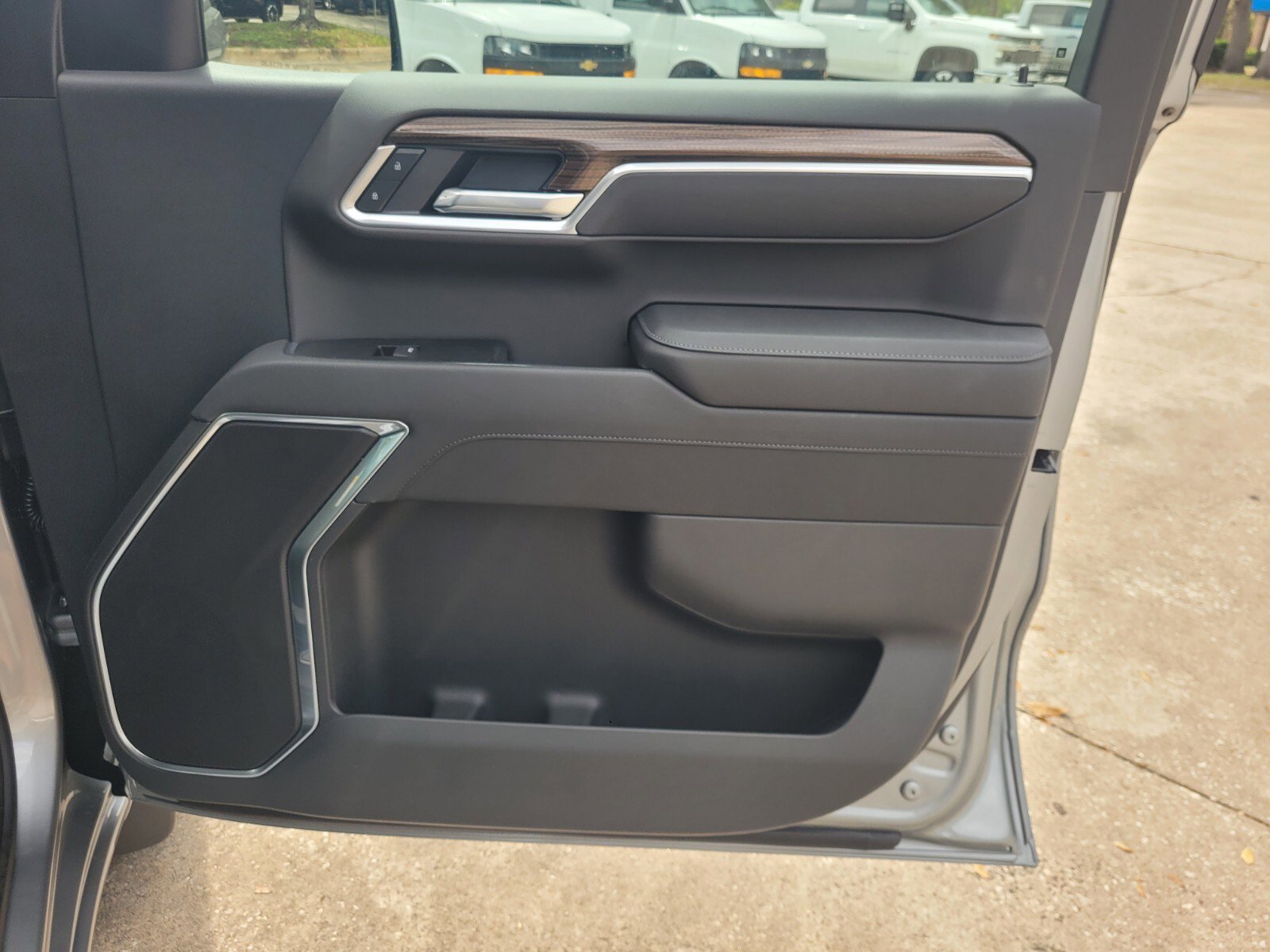 2026 Chevrolet Silverado 1500 RST photo 12