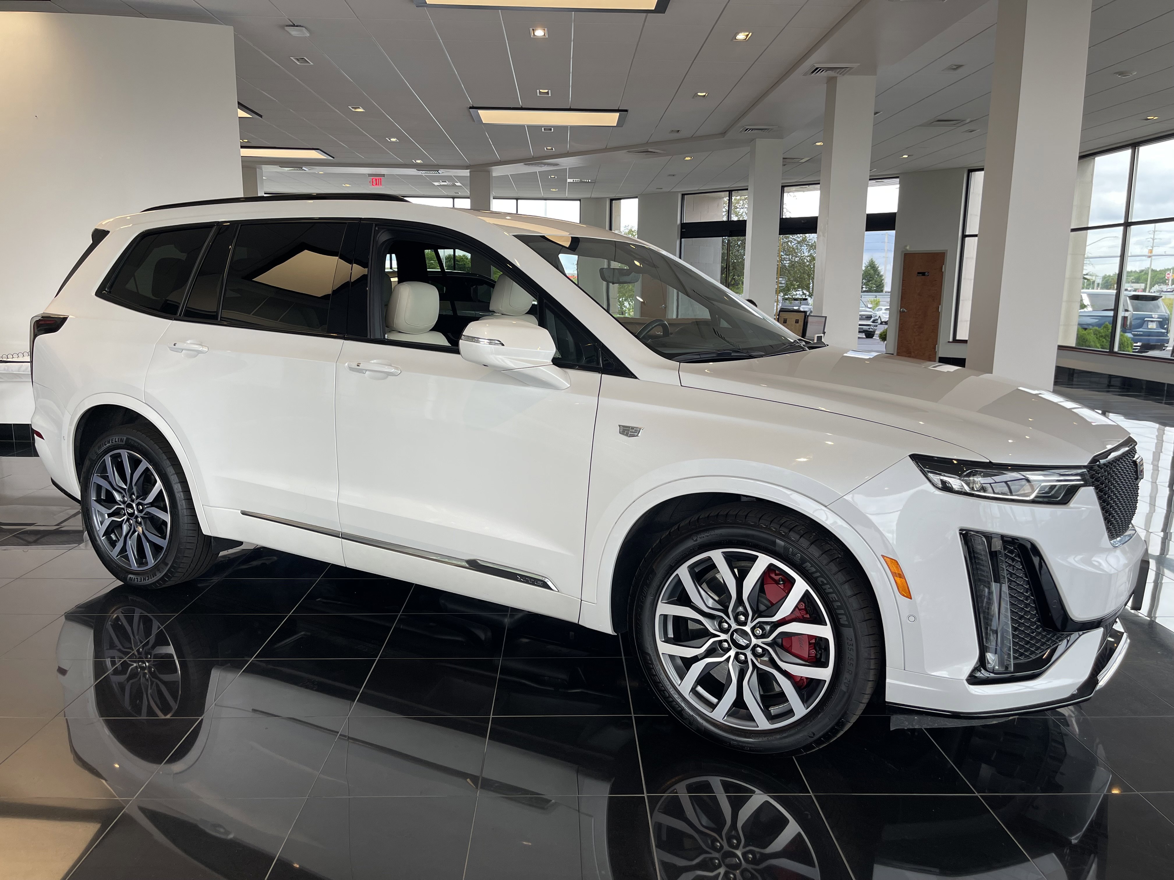 2022 Cadillac XT6 Sport photo 3