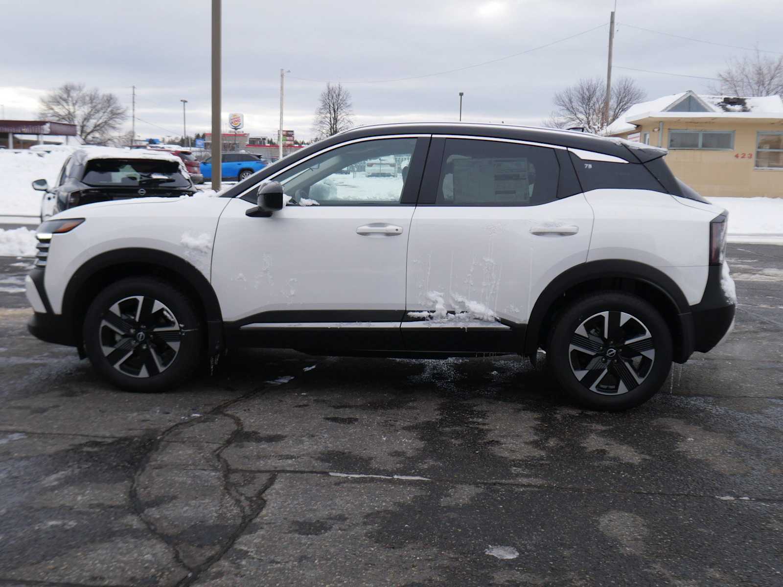 2025 Nissan Kicks SV photo 3