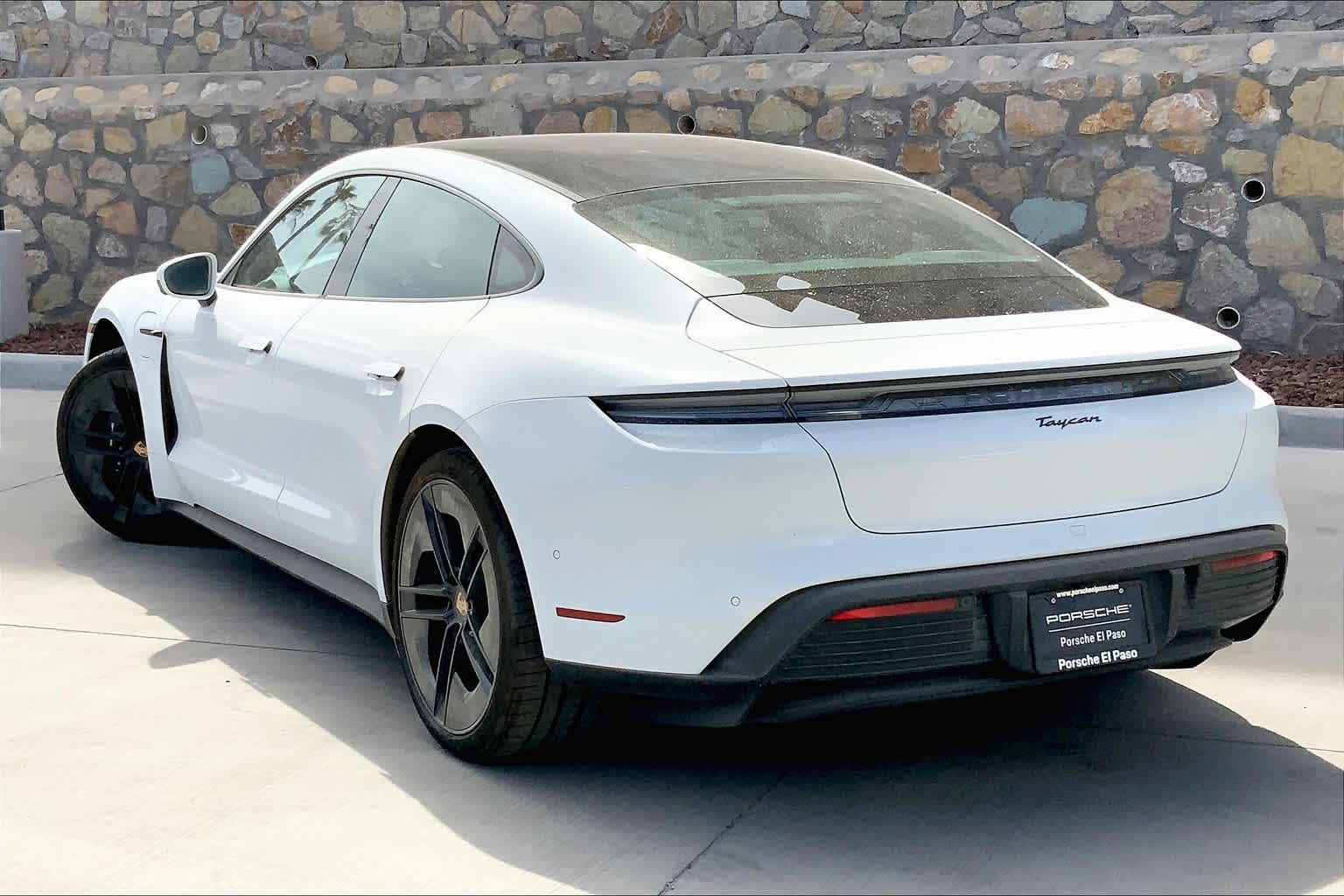 2025 Porsche Taycan photo 3