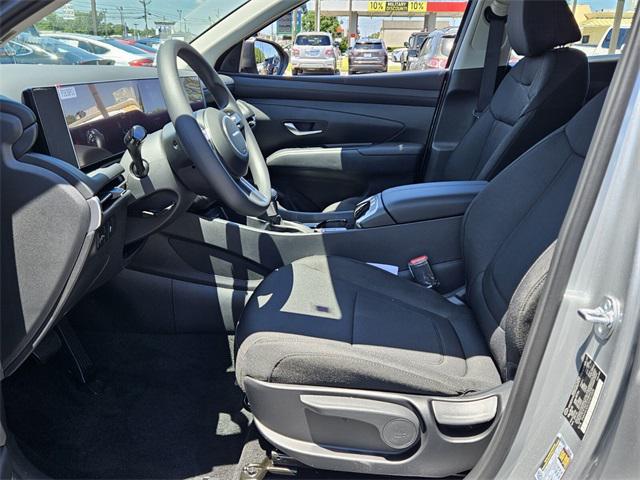 2025 Hyundai Tucson SE photo 4
