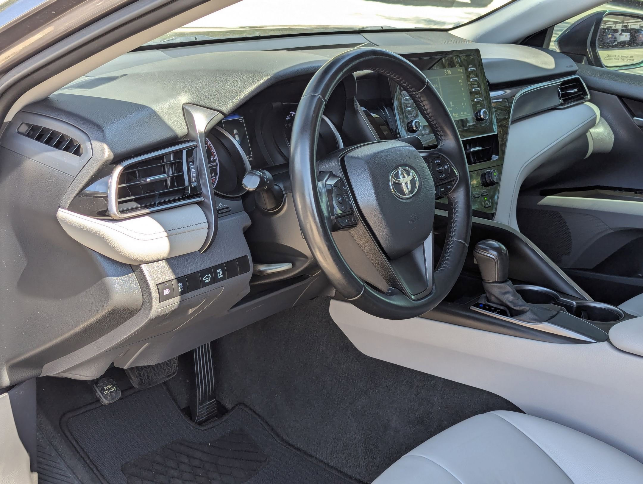 2021 Toyota Camry SE photo 13