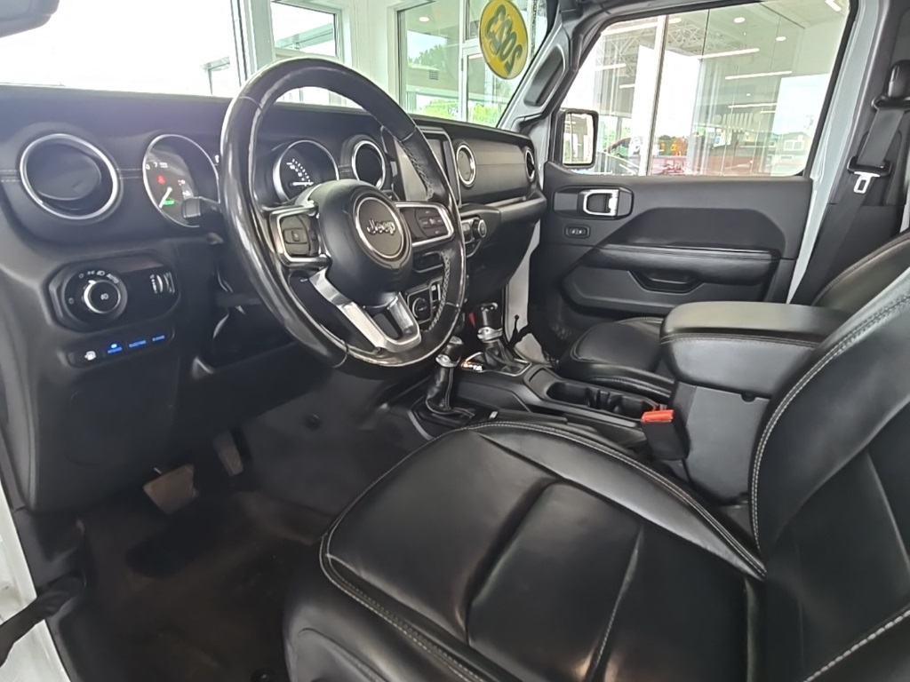 2023 Jeep Wrangler Sahara 4xe photo 18
