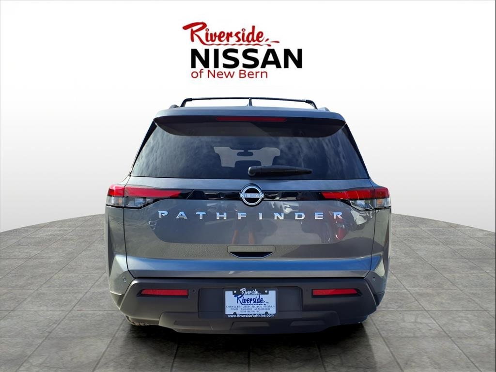 2025 Nissan Pathfinder SV photo 3