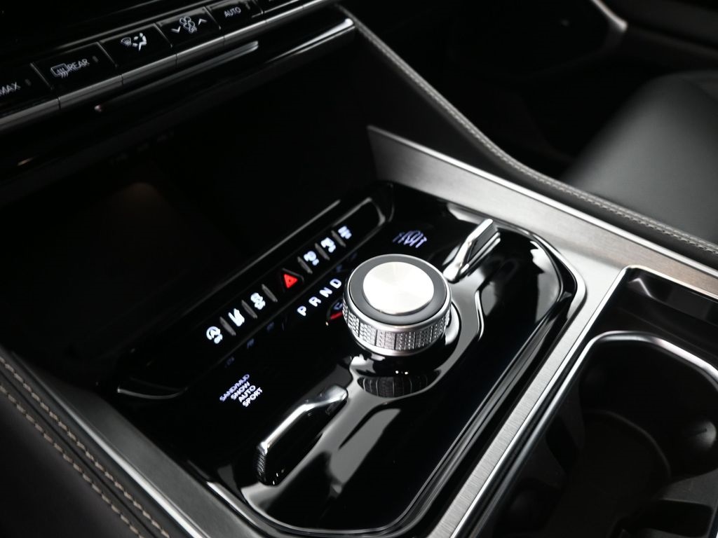 2025 Jeep Wagoneer Series II photo 4
