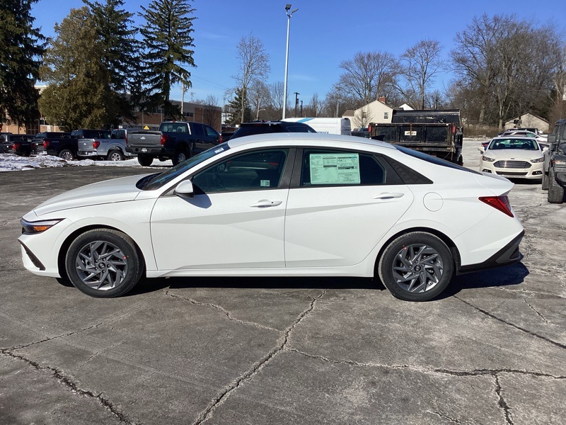 2025 Hyundai Elantra Hybrid Blue photo 4