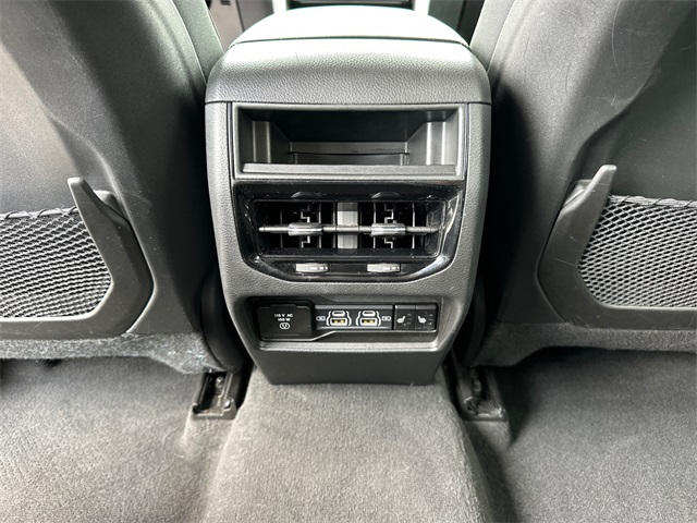 2023 Jeep Cherokee Base photo 12