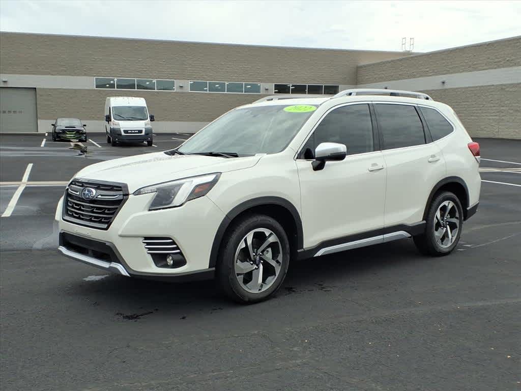 2022 Subaru Forester Touring photo 3