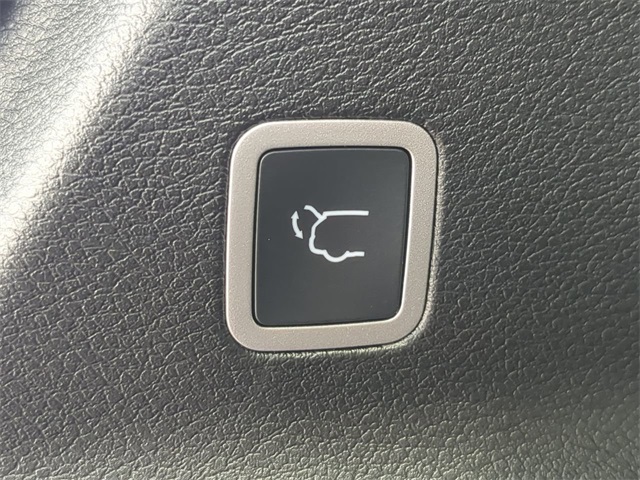 2026 Chrysler Voyager LX photo 14