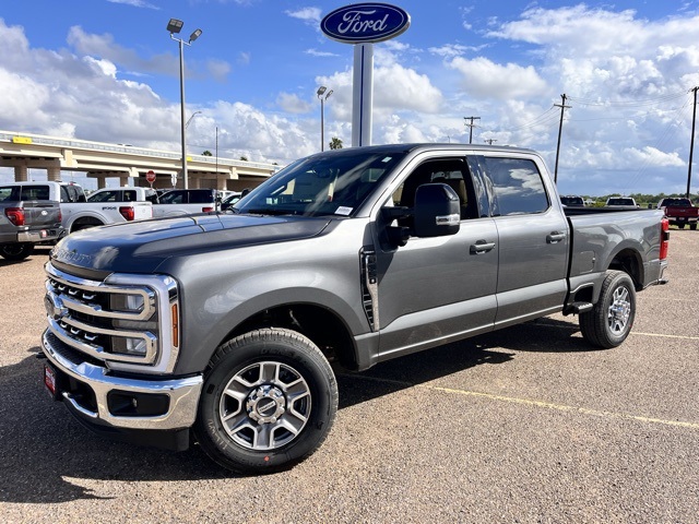 2026 Ford F-350 Lariat photo 3