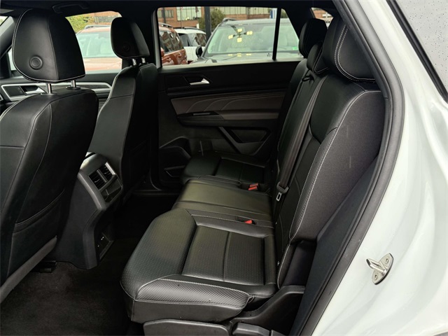 2022 Volkswagen Atlas Cross Sport V6 SE Technology photo 13