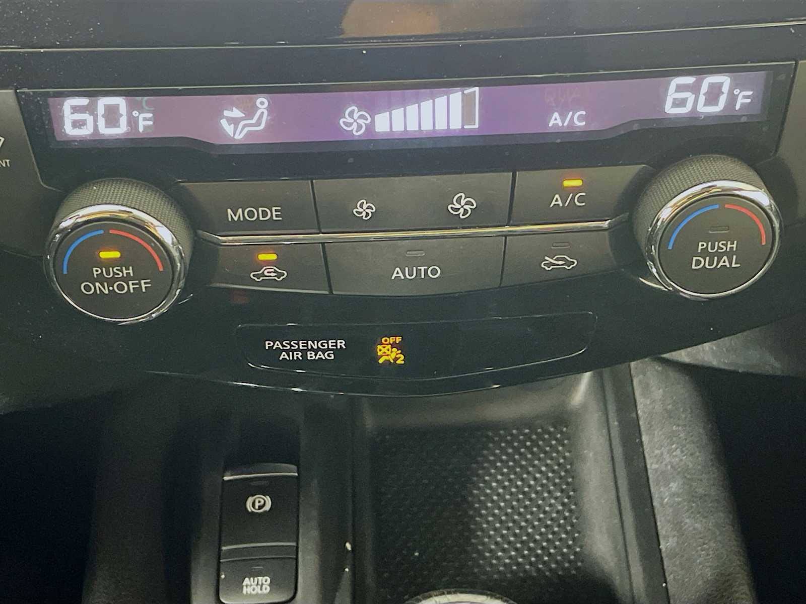 2020 Nissan Rogue SV photo 14