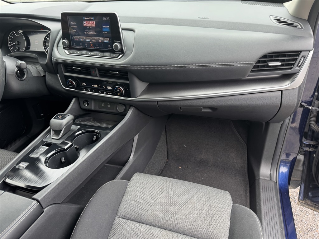 2024 Nissan Rogue SV photo 15