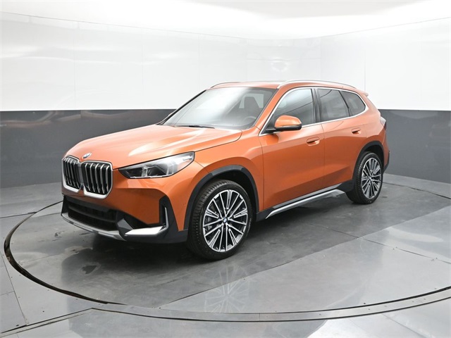 2025 BMW X1 28i's photo