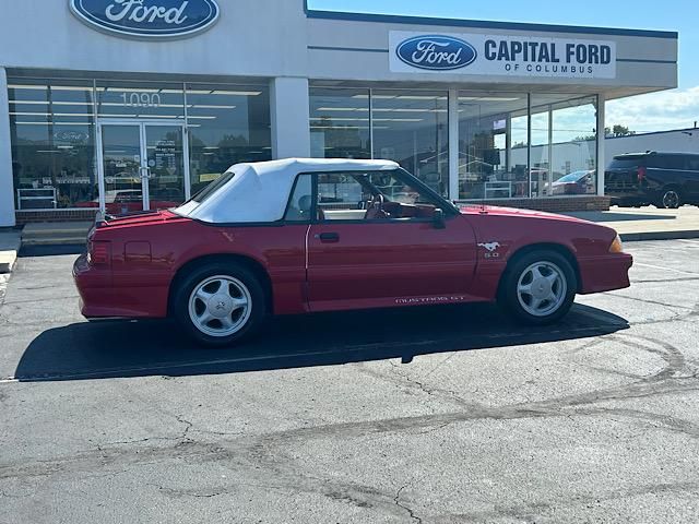 1992 Ford Mustang GT photo 3