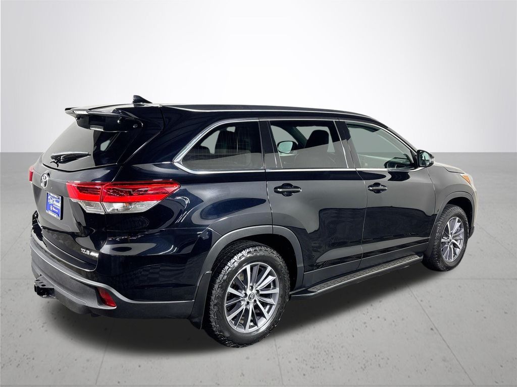 2019 Toyota Highlander XLE photo 5