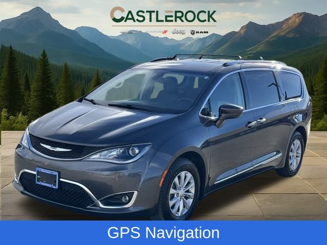 2019 Chrysler Pacifica Touring L's photo