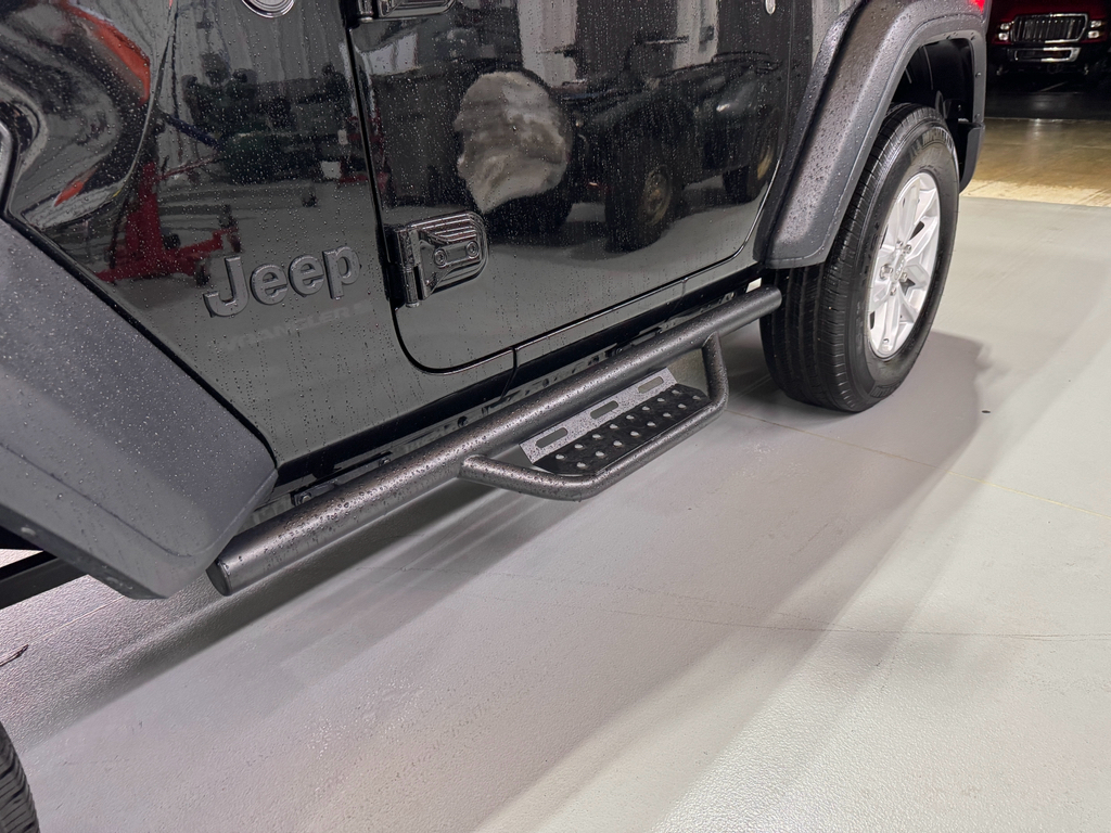 2023 Jeep Wrangler Sport S photo 17