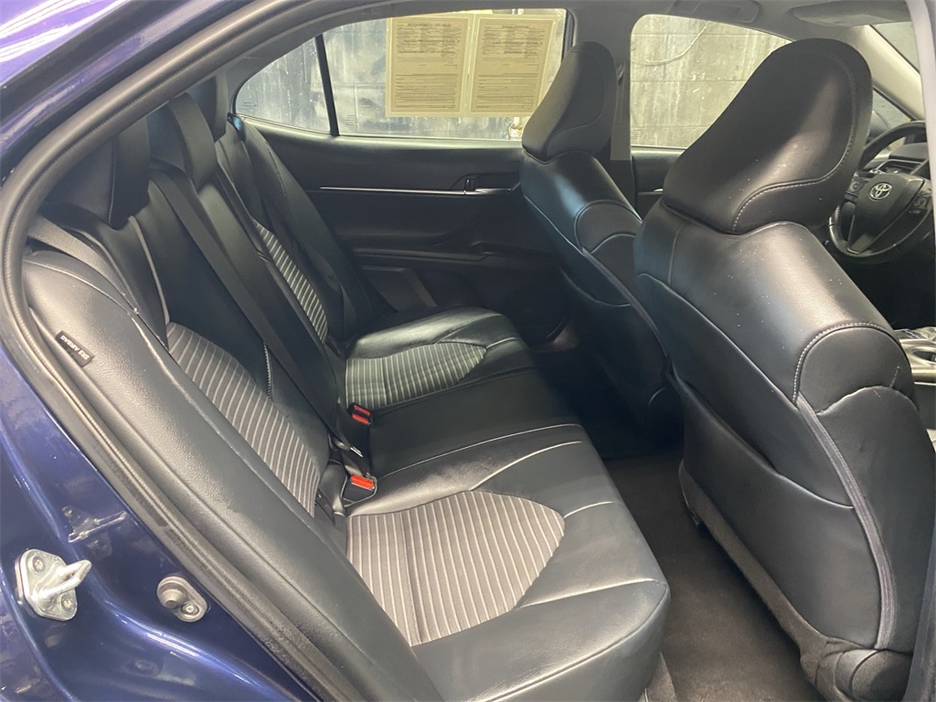 2022 Toyota Camry SE photo 28