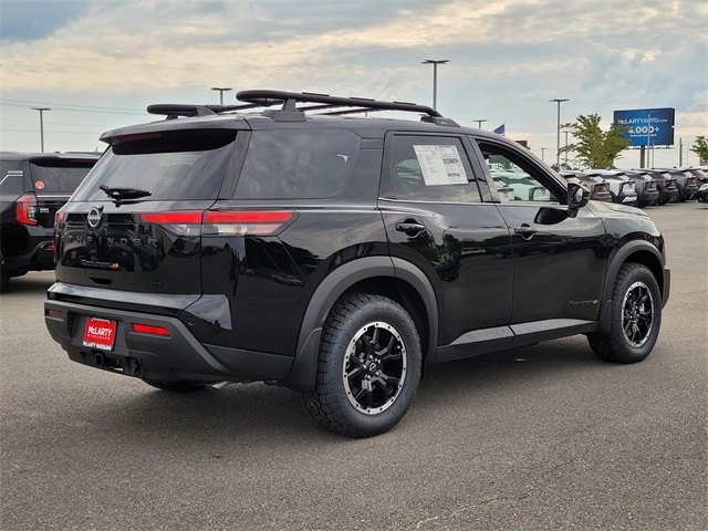 2025 Nissan Pathfinder Rock Creek photo 3