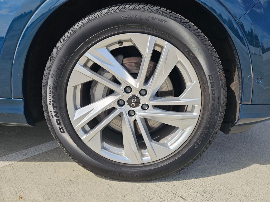 2022 Audi Q7 55 Prestige photo 9