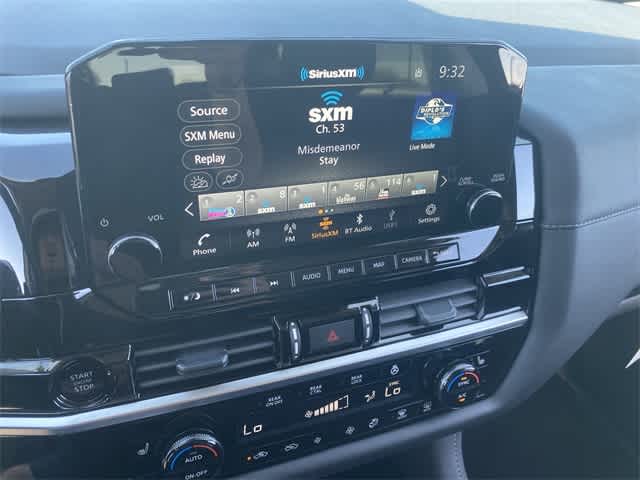 2025 Nissan Pathfinder SL photo 18