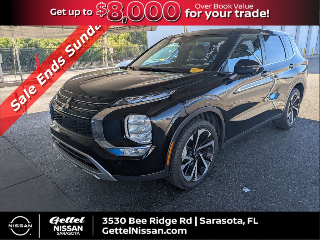 2024 Mitsubishi Outlander SE's photo