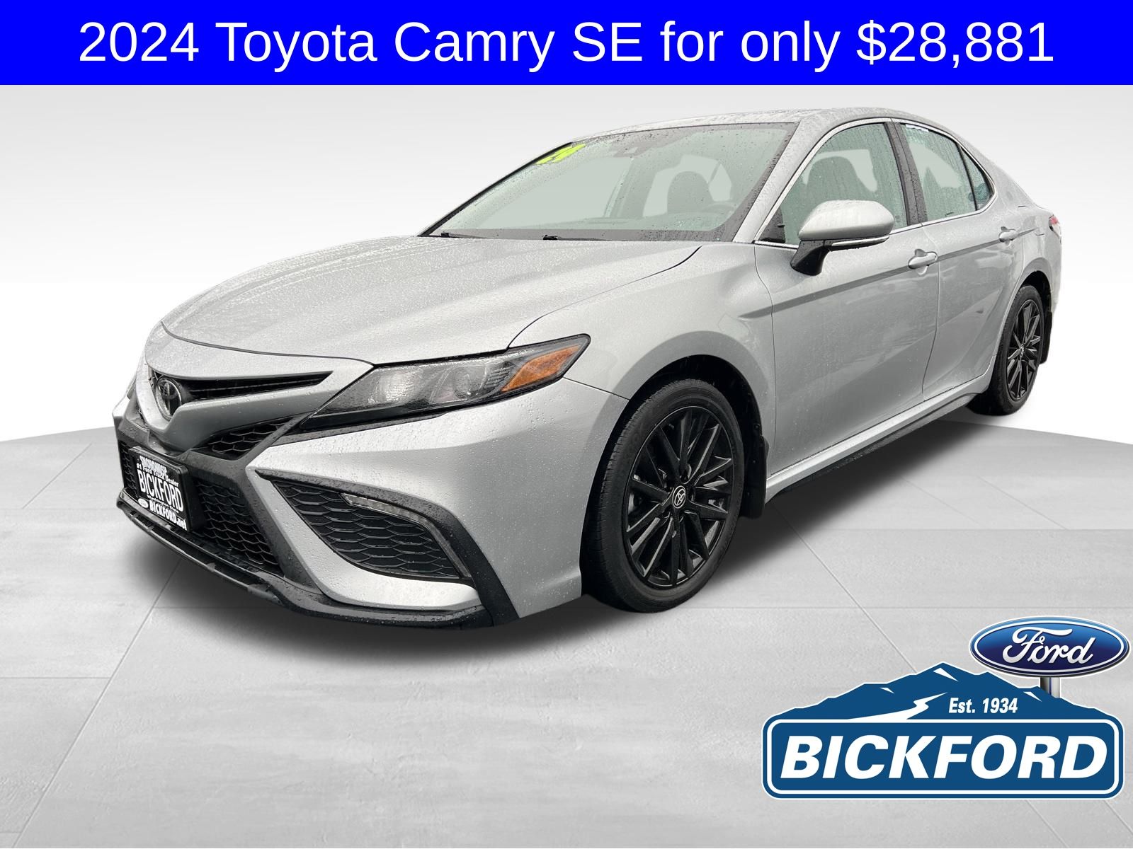 2024 Toyota Camry SE's photo