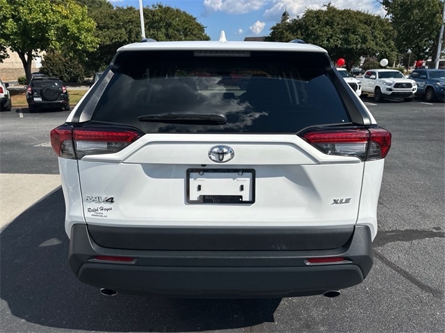 2024 Toyota RAV4 XLE photo 4