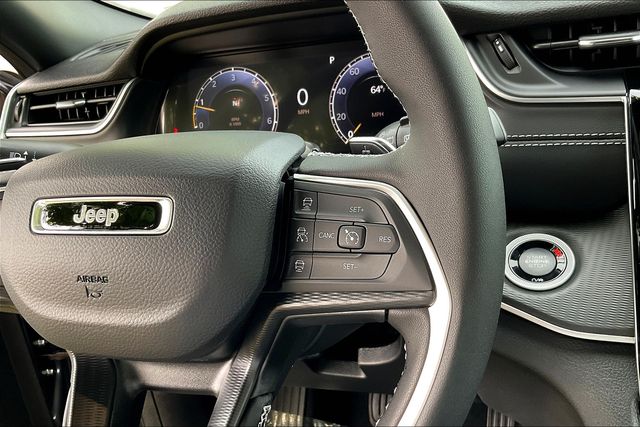 2025 Jeep Grand Cherokee Altitude photo 18