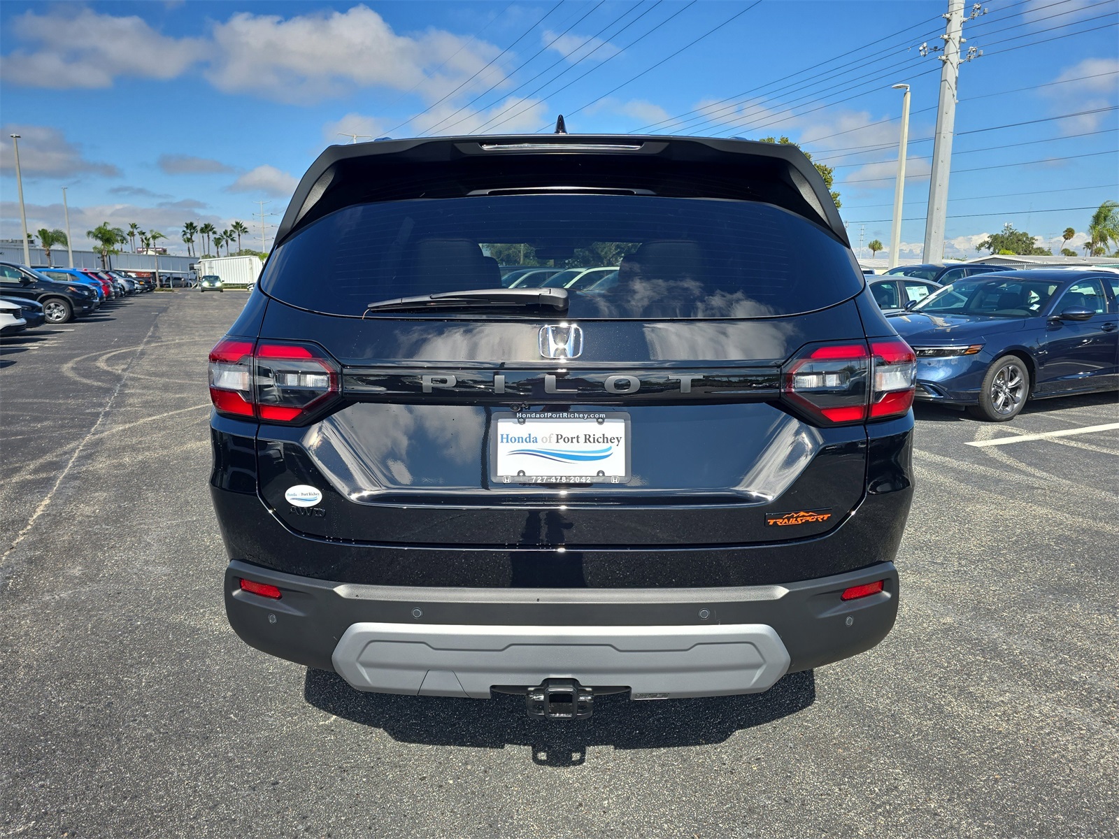 2025 Honda Pilot TrailSport photo 3