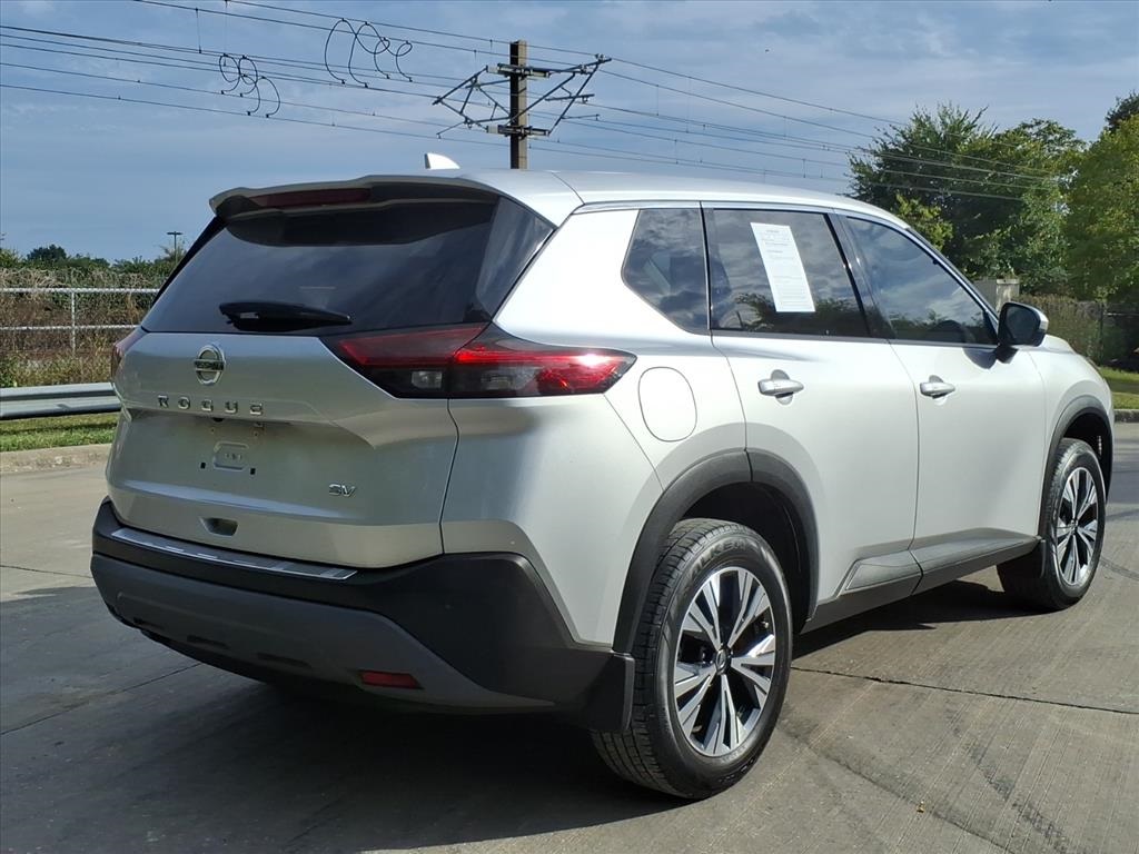 2021 Nissan Rogue SV photo 2