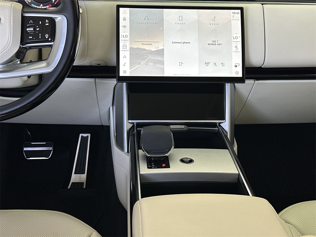 2024 Land Rover Range Rover SE photo 17