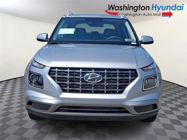 2025 Hyundai Venue SEL photo 2