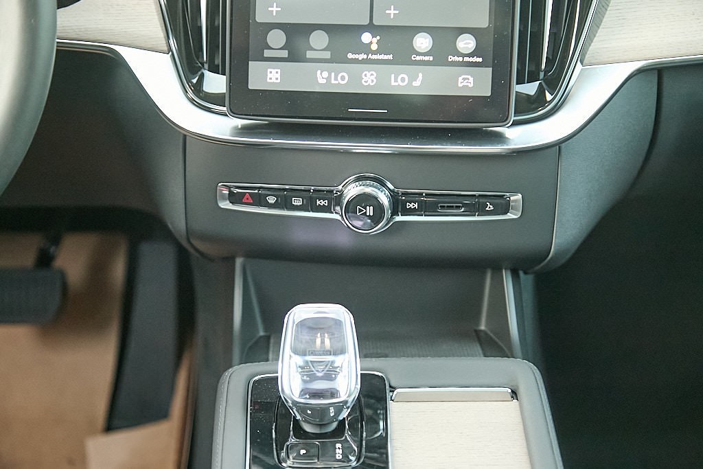 2026 VOLVO XC90 - Image 27