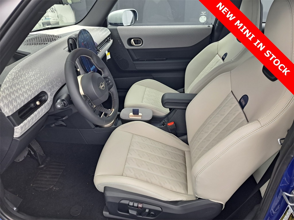 2025 Mini Cooper 2 Door Hardtop Signature photo 8