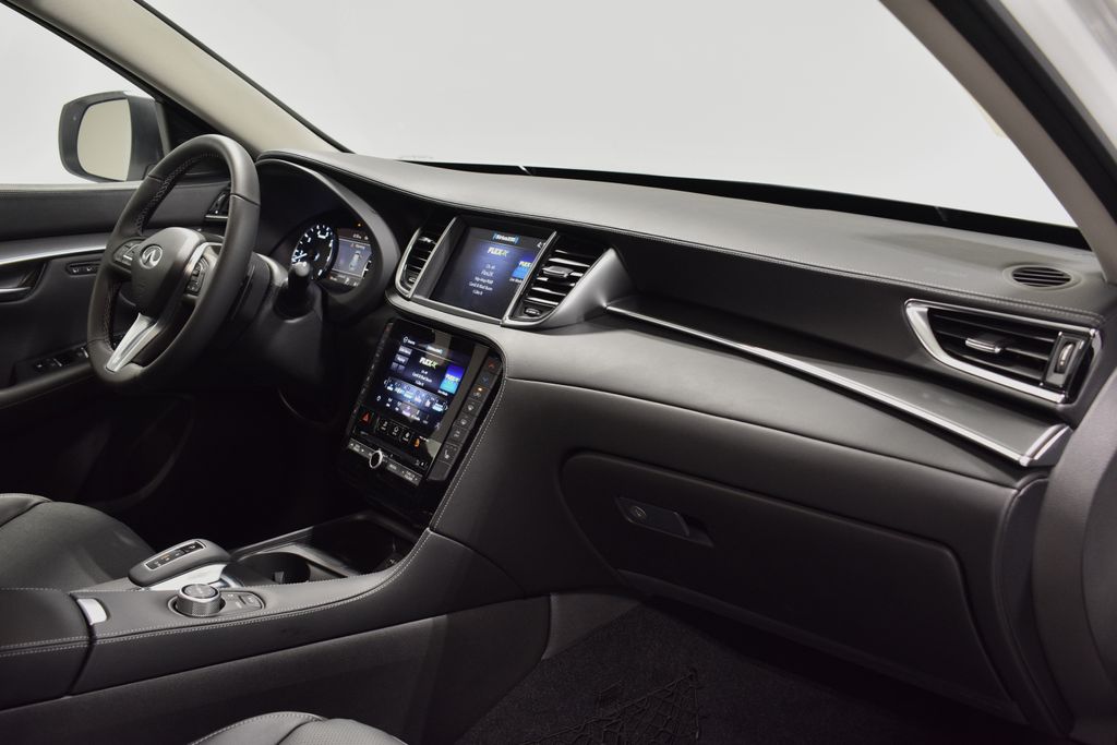 2025 Infiniti QX50 Luxe AWD photo 16