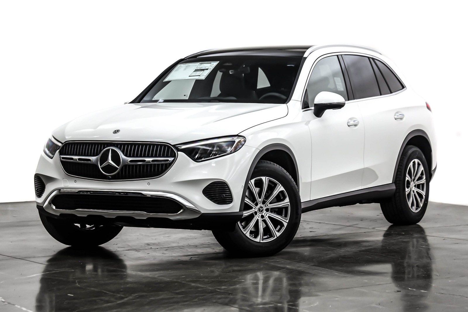 2026 Mercedes-Benz GLC Base's photo