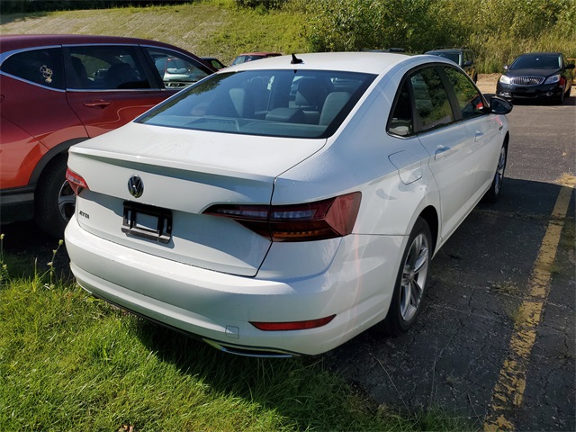 2019 Volkswagen Jetta R-Line photo 2