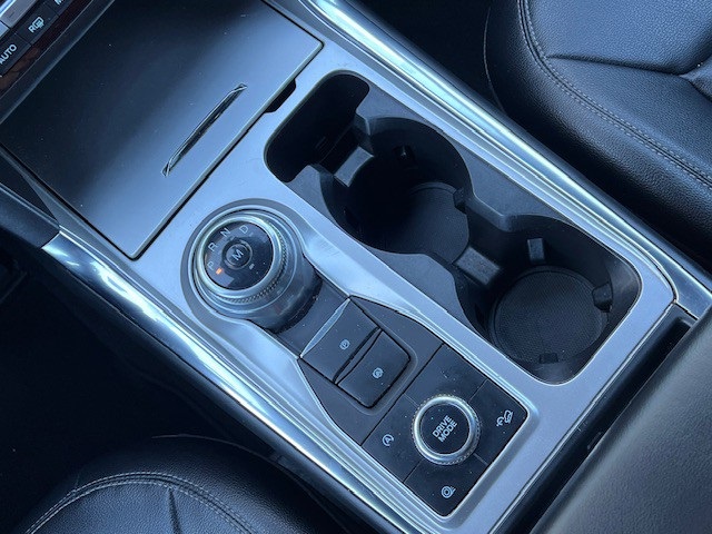2020 Ford Explorer XLT photo 21