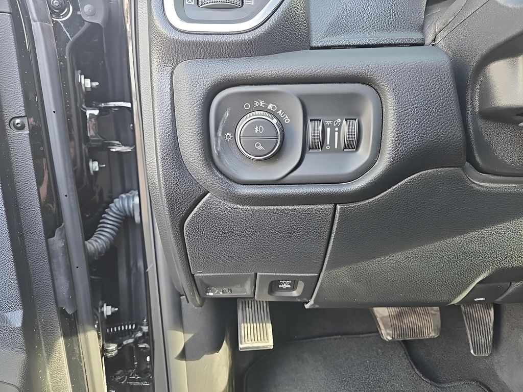 2025 Ram 2500 Laramie photo 15