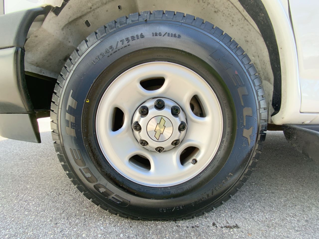 2022 Chevrolet Express Passenger 3500 photo 16