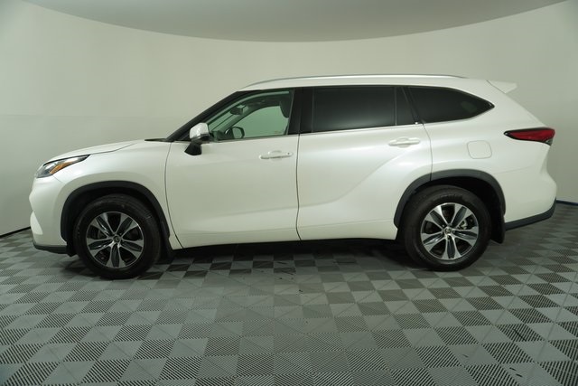 2020 Toyota Highlander XLE photo 4