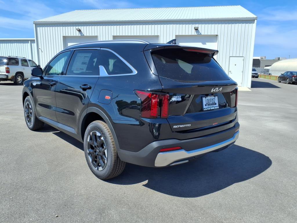 2026 Kia Sorento S photo 5