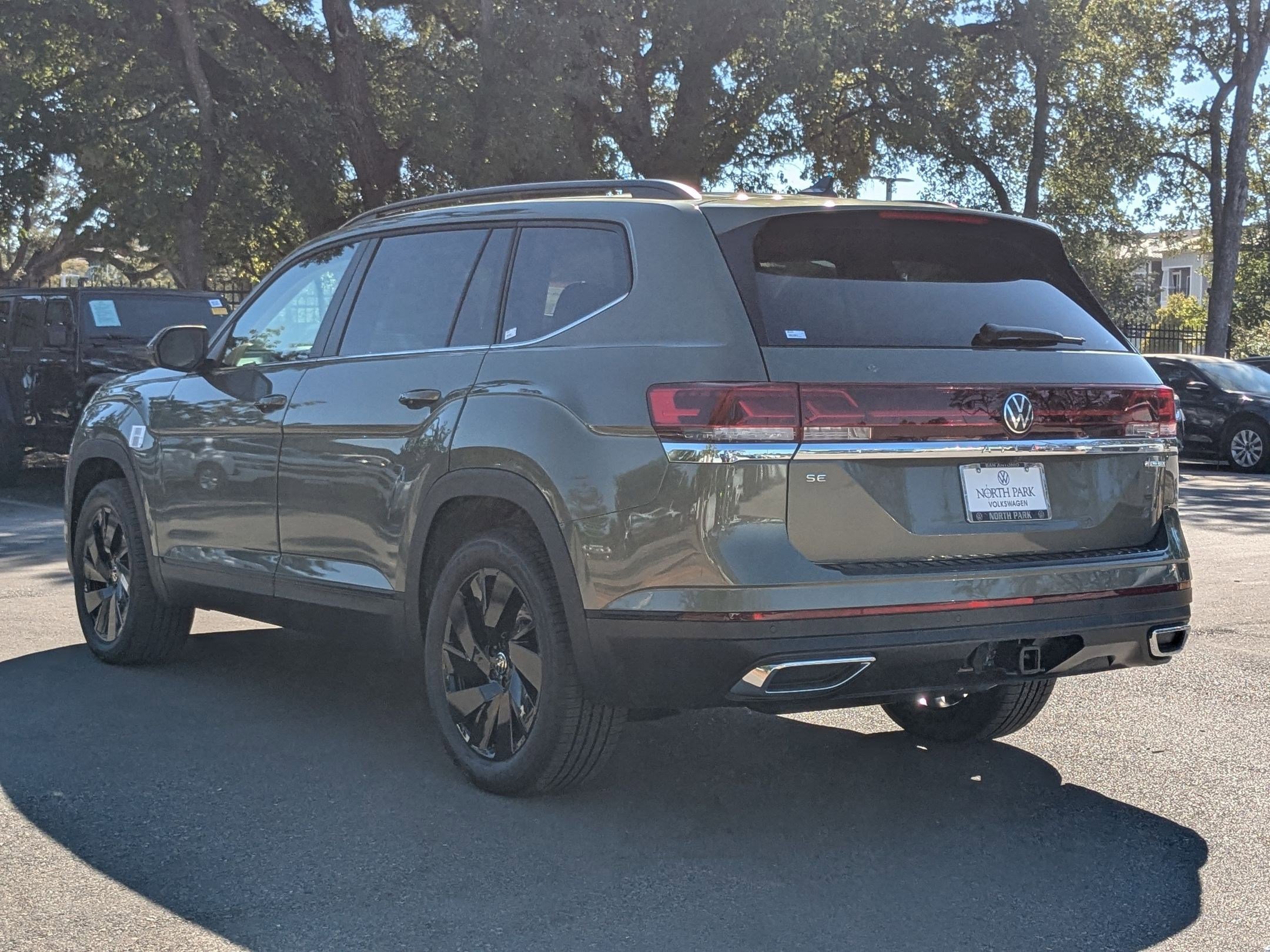 2026 Volkswagen Atlas SE Technology photo 2